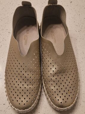 Ilse Jacobsen Beige Perforated Slip-On. Size 37